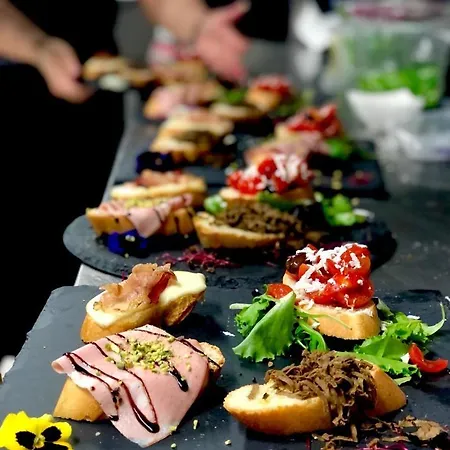 坎迪克圣弗朗西斯ii农庄酒店 * Palazzo (Umbria)