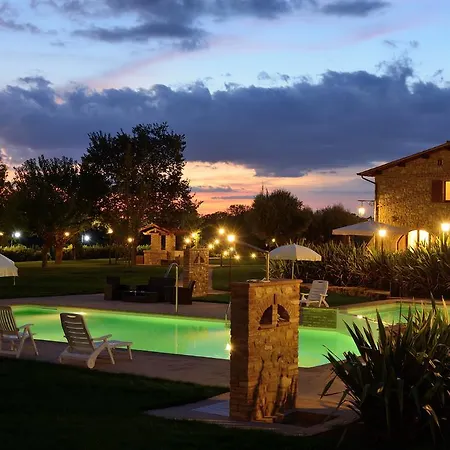 坎迪克圣弗朗西斯ii农庄酒店 * Palazzo (Umbria)